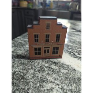 The Cat's Meow Roscoe General Store 2006 Canal Town Series Shelf Sitter Cottage